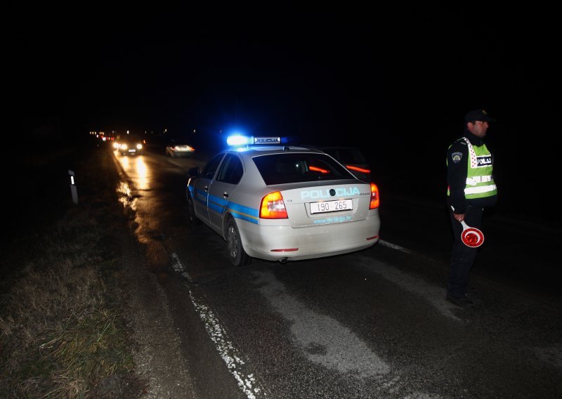 U nevjerojatnoj potjeri za pomahnitalim vozačem u Zagrebu ozlijeđena dvojica policajaca