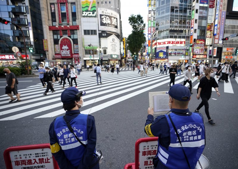 Japan savjetuje skidanje maski kad god je moguće zbog vrućina