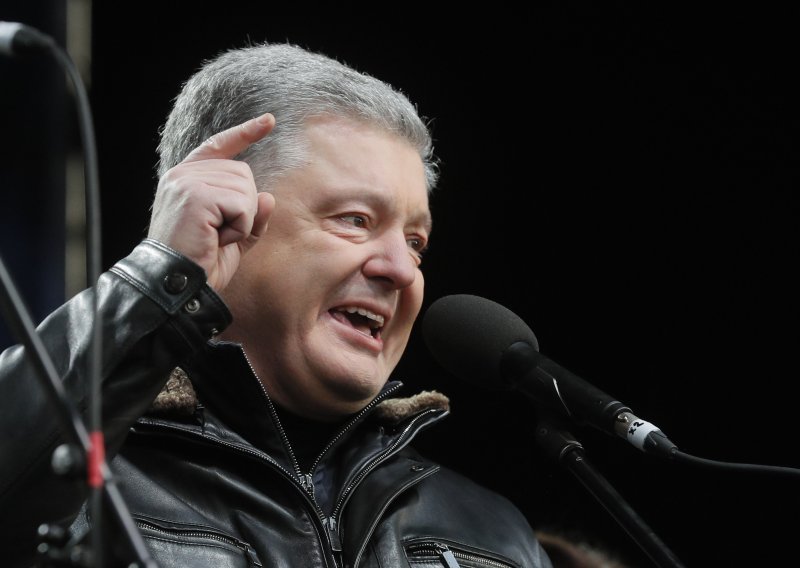 Ukrajina provodi istragu protiv Porošenka u obavještajnom slučaju