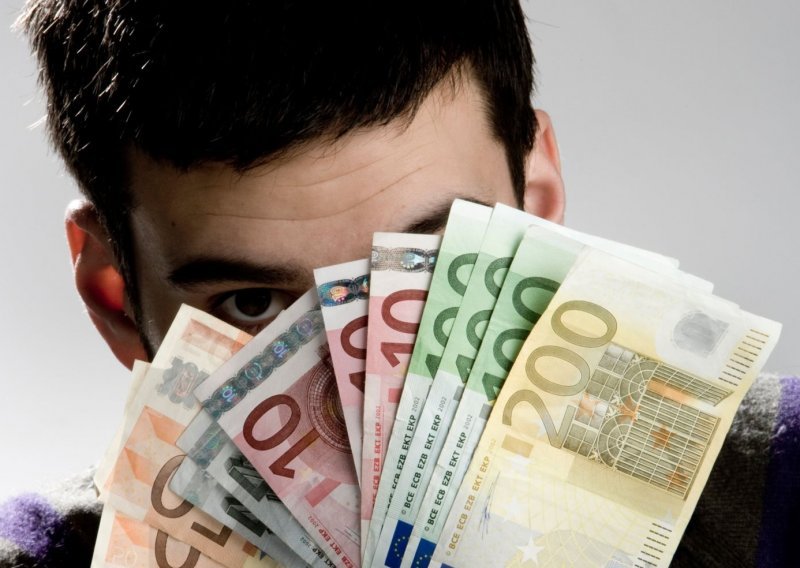 Veliki rast prosječnih plaća u Hrvatskoj, zarađujete li više ili manje od ovoga?