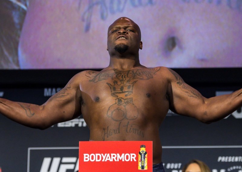 UFC spaja dva različita stila u teškaškom spektaklu; 'Crna zvijer' koja suparnike nokautira i 'Udav' iz čijeg stiska nitko ne bježi