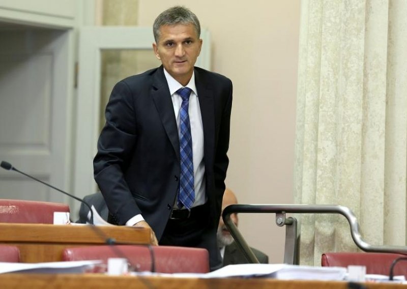 Goran Marić opalio po Vladinim poticajima za stambenu štednju
