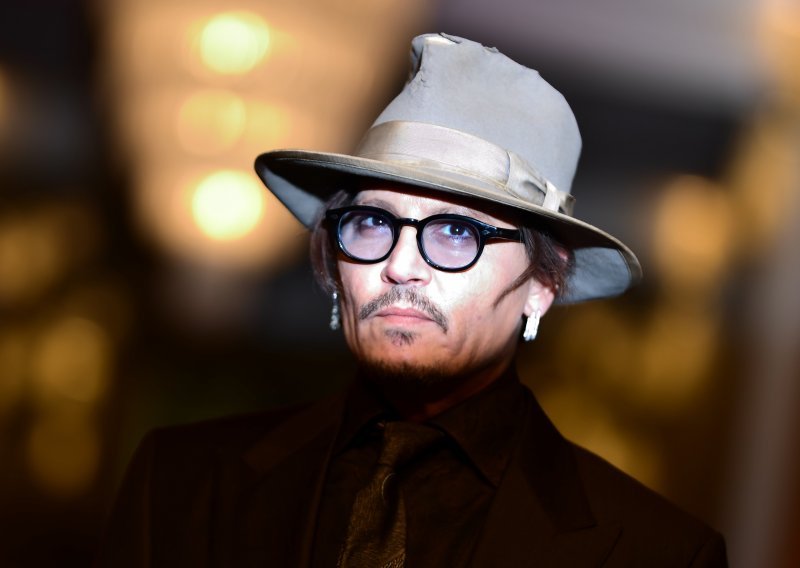 Johnny Depp pred sucem ispričao cijeli svoj život - od drogiranja i partijanja s Kate Moss pa sve do noći kada je umro River Phoenix