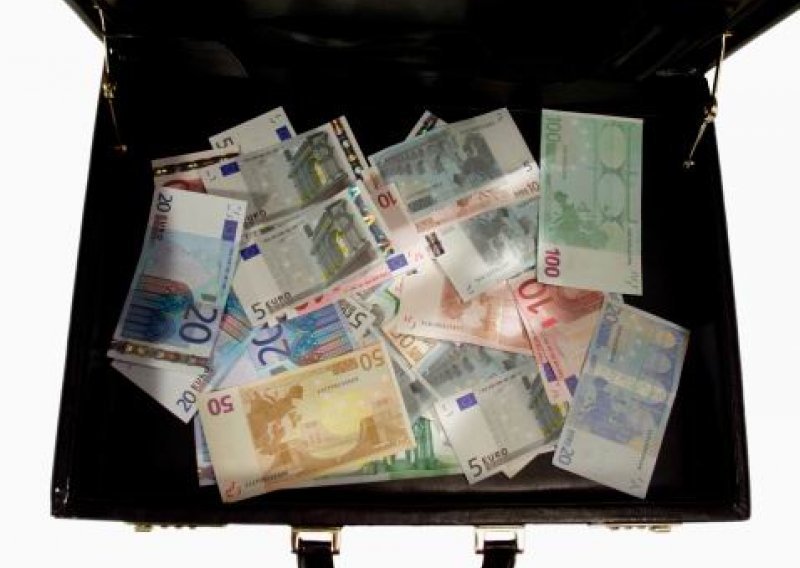 Prijavljen maloljetnik koji je zadržao pronađenu torbu s eurima