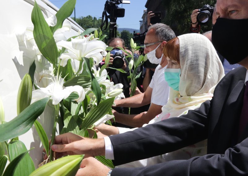 [FOTO] U Srebrenici komemoracija povodom 25. godišnjice genocida nad Bošnjacima, pokopat će devet žrtava