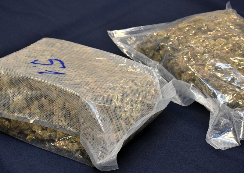 Zadarska policija u kontroli prometa na autocesti A1 otkrila više od dva kilograma marihuane