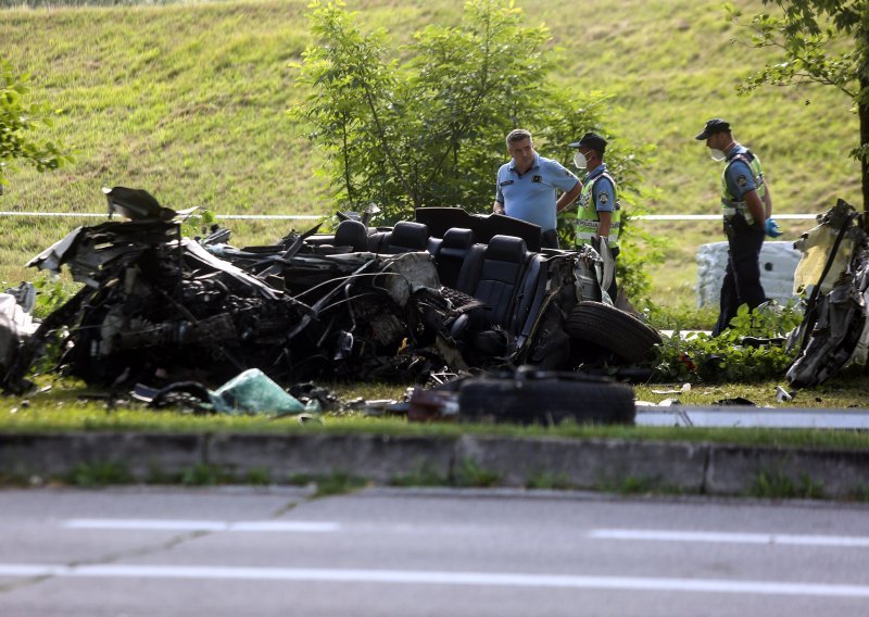 [FOTO] Teška prometna nesreća uz jezero Jarun u Zagrebu, jedna osoba smrtno stradala