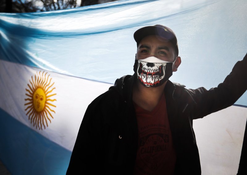 U Argentini dnevni rekord prvi put premašio 10.000 slučajeva covida-19