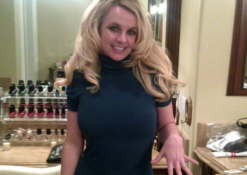 Udaje se Britney Spears?