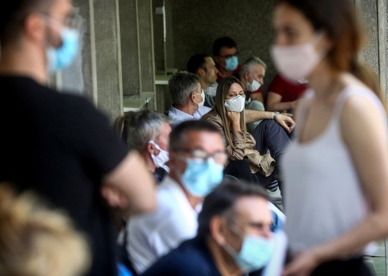 U Srbiji još osam žrtava korone, rekordan broj oboljelih na respiratorima