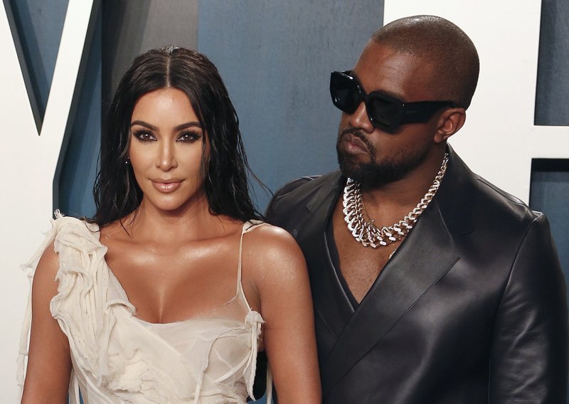 Nakon čudnih izjava Kanye West opleo po supruzi, ali i Kris Jenner: 'Kim me želi strpati u ludnicu'