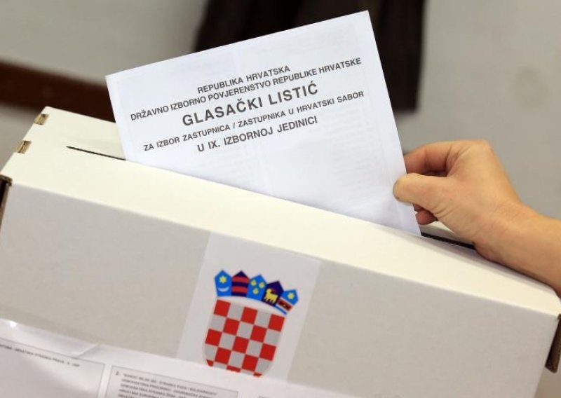 Otvorena birališta u Hrvatskoj, nema dojava o problemima