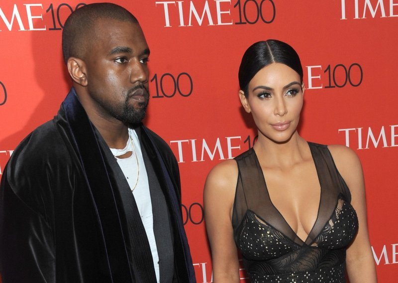 Kanye West ponovo divljao po Twitteru: Otkrio da se pokušava razvesti od Kim Kardashian, a punicu je nazvao Kris Jong-un