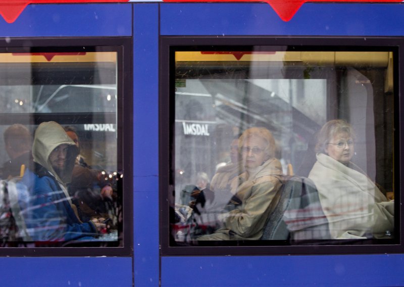 Zašto Norveška, za razliku od EU-a, ne preporučuje nošenje maski u javnom prijevozu