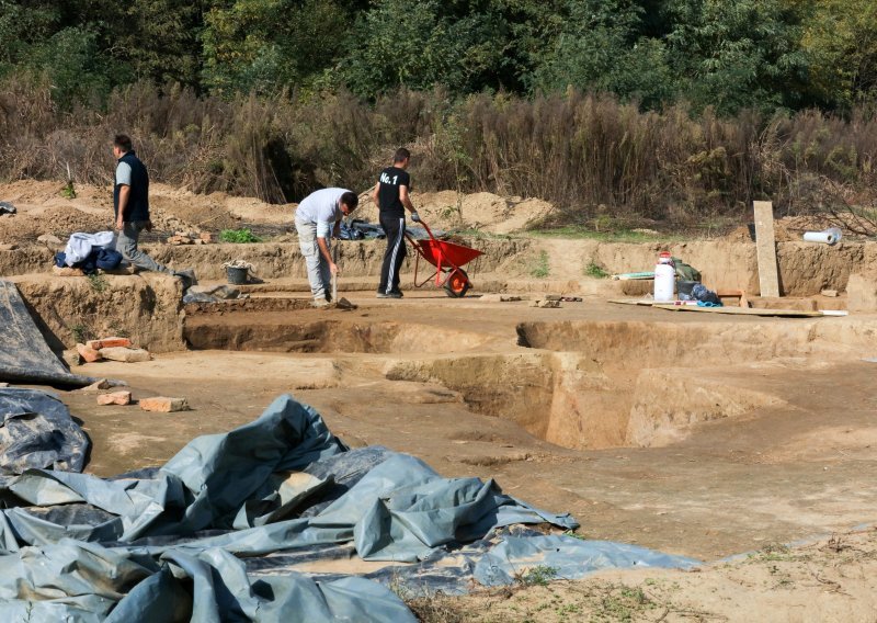 Nadomak Vinkovaca arheolozi istražuju rimsko seosko naselje