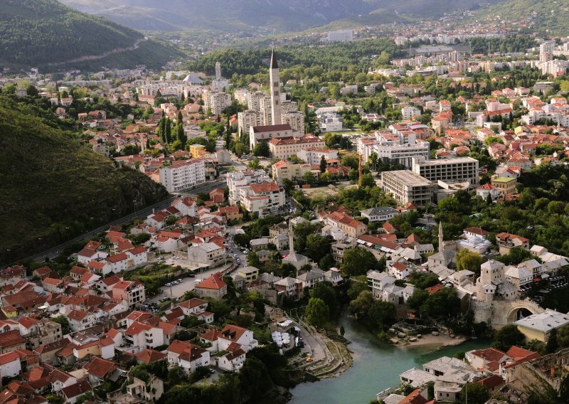Vlada prava pomama za mostarskim sveučilištem: Upisano osam posto više studenata; očekuje se veći broj njih iz Hrvatske