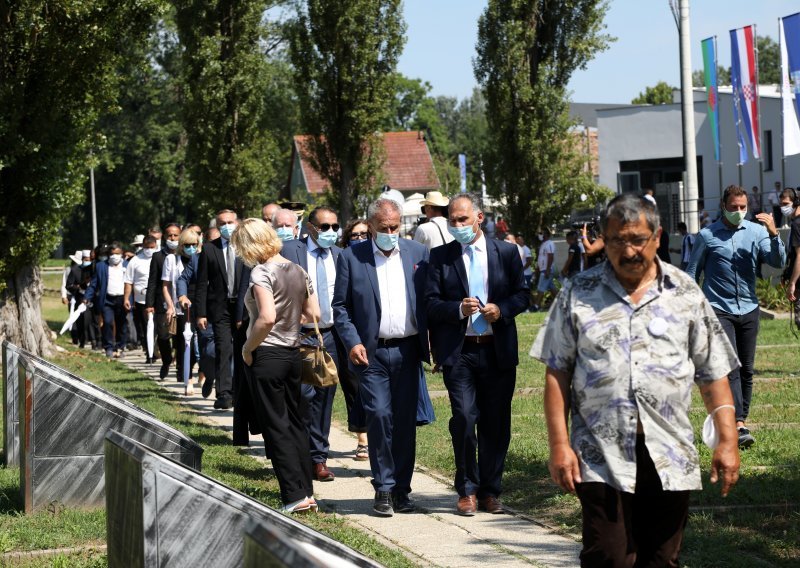 Otvoren Romski memorijalni centar i oilježen dan sjećanja na romske žrtve genocida