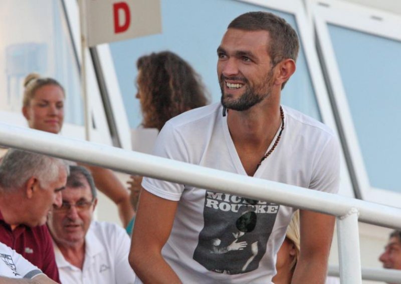 Mirko Hrgović nokautirao invalida nakon sudara