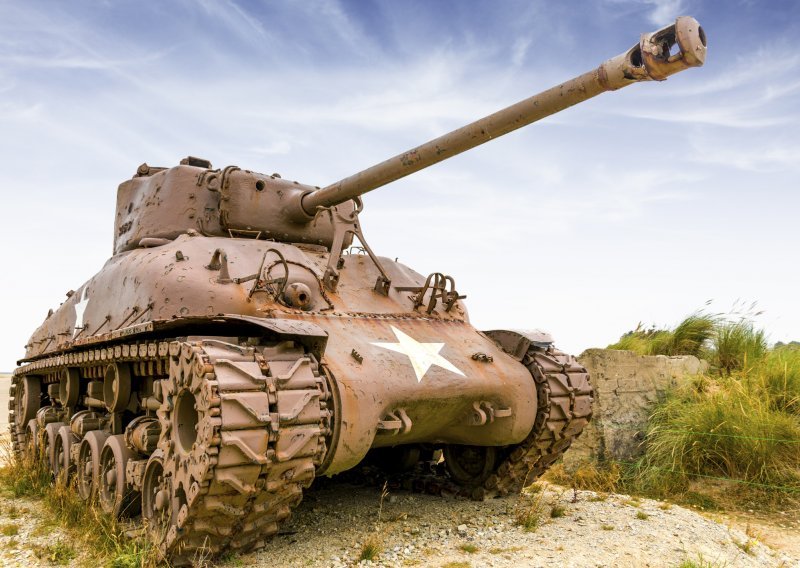 Srbijanska vojska rasprodaje tenkove i vojnu opremu