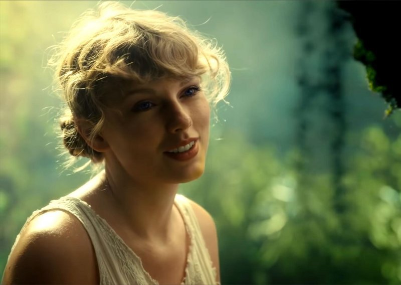 Taylor Swift sedmi put zasjela na Billboardov broj jedan, i to s albumom kojeg nije planirala