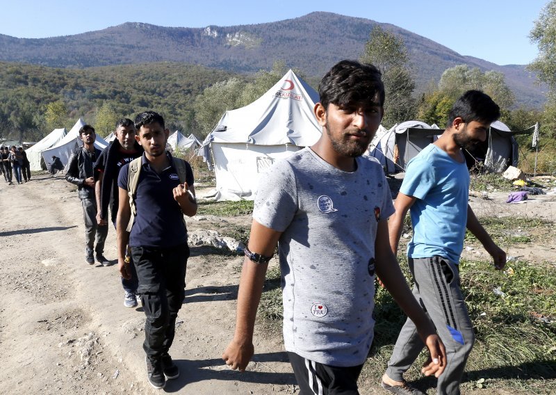 BiH: Migranti zapeli između dva entiteta na 'ničijoj zemlji'