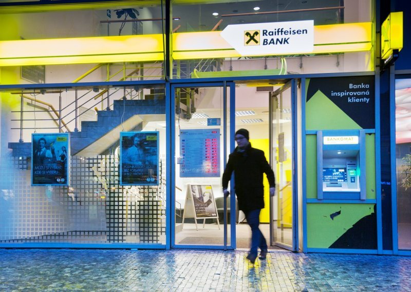 Snažan pad dobiti Raiffeisen Bank Internationala u drugom tromjesečju