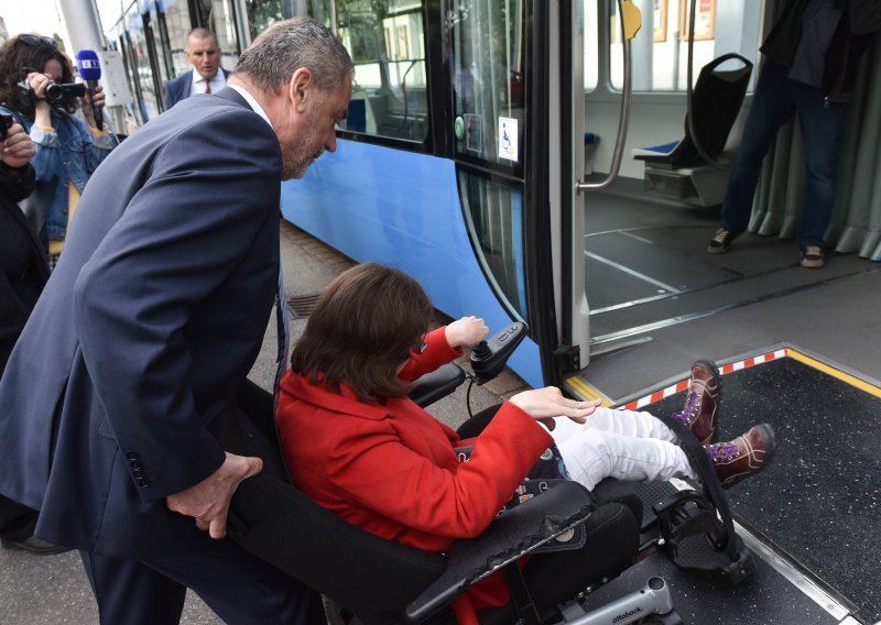 Grad Zagreb odgovorio Tomaševiću: Sustavno ulažemo u prijevoz osoba s invaliditetom