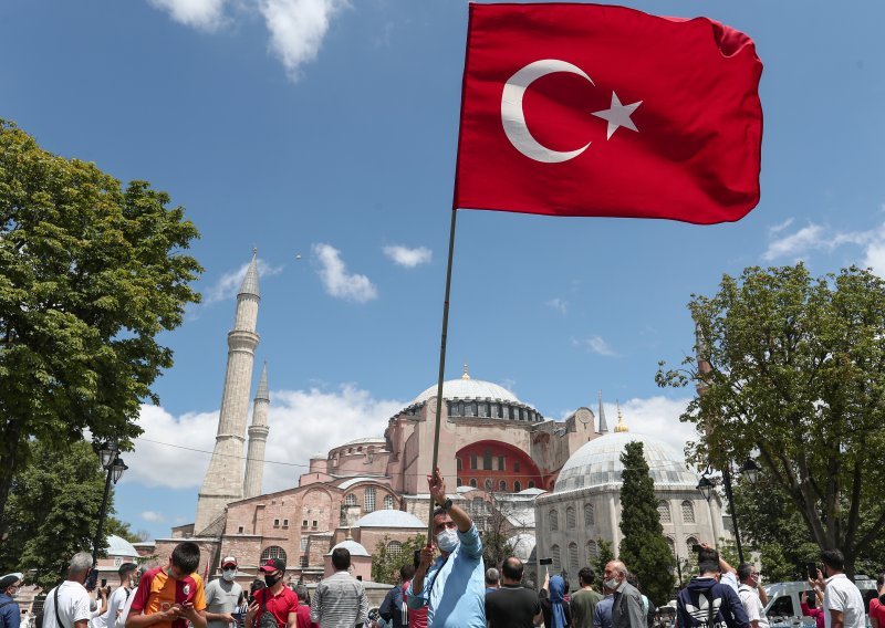 Turska ogorčena: Povijest neće oprostiti UAE sporazum s Izraelom
