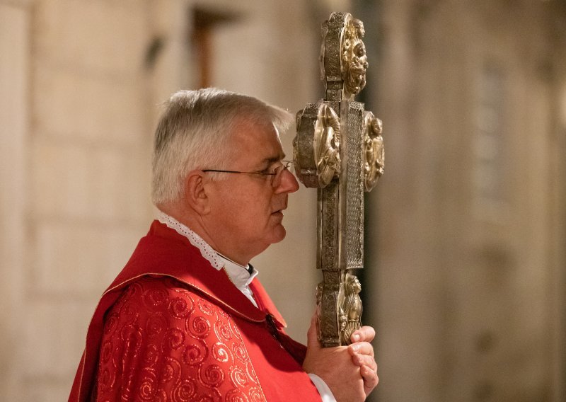 Biskup Uzinić: Na Veliku Gospu povećati broj liturgijskih slavlja, ne održavati procesije vjernika