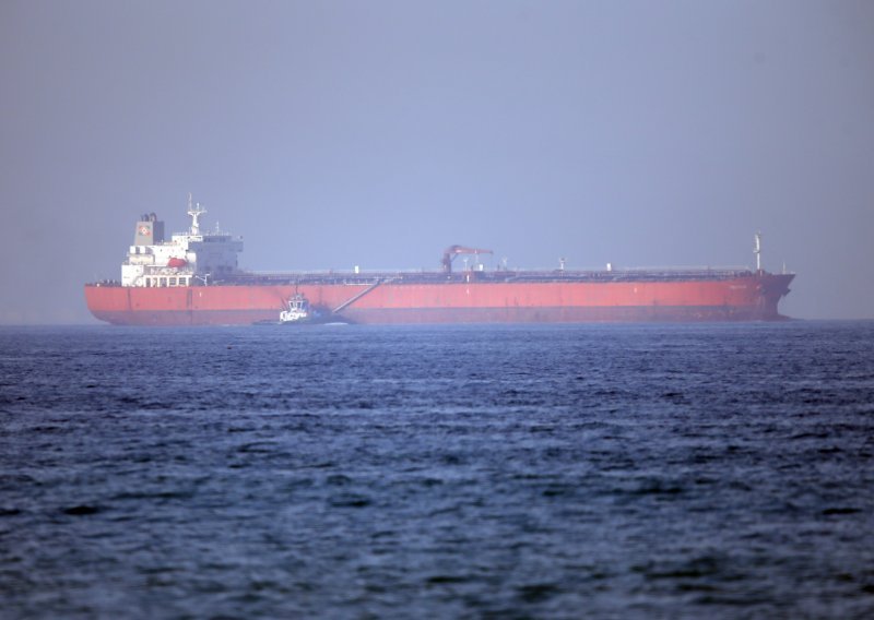 Teheran navodi da je zatočio brod UAE-a i posadu