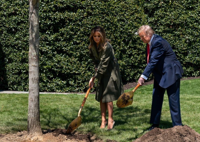 Melania Trump na udaru javnosti nakon što je pokazala kako je preuredila vrt Bijele kuće: 'Uništila si trud Jackie Kennedy'