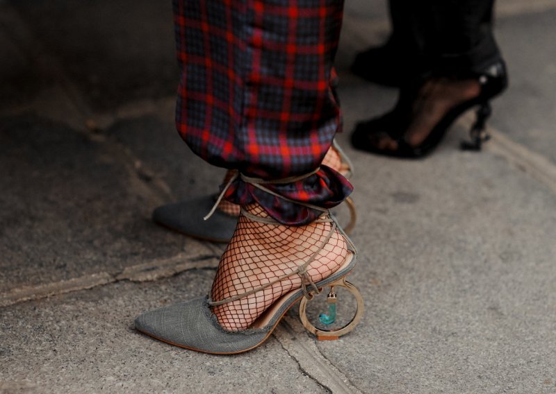 Slavni stilisti, youtuberi i modeli otkrivaju kako hod u visokim cipelama učiniti bezbolnim
