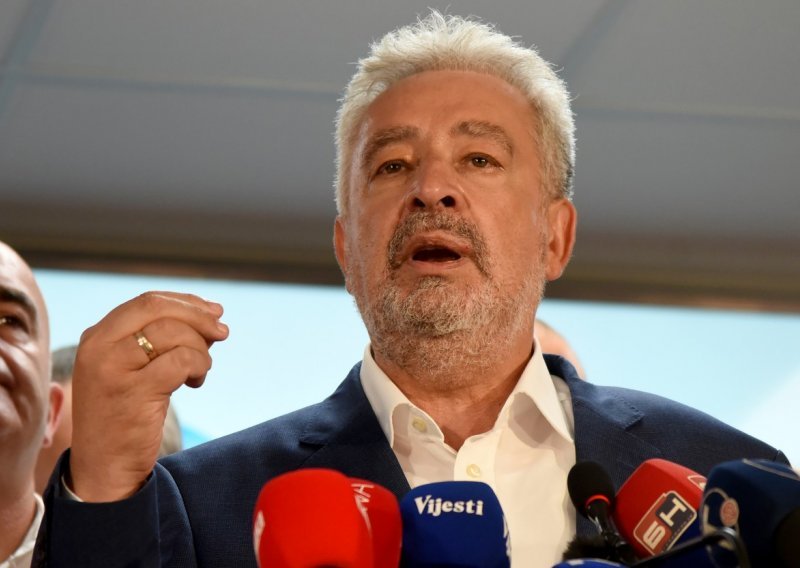 Kriza vlasti u Crnoj Gori: Mandatar Krivokapić dojučerašnjim partnerima rekao da ih ne želi u vladi, oni mu poručili da vrati mandat
