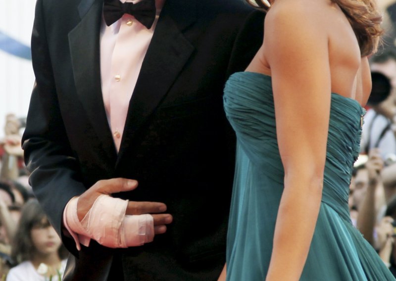 George Clooney i Elisabetta blistali na premijeri