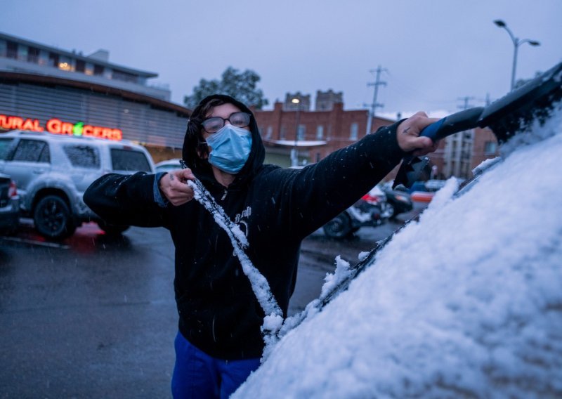 U jednom danu temperatura u Coloradu pala za 30 stupnjeva, a vrućine zamijenio snijeg: Meteorolog objasnio ovaj zanimljiv fenomen