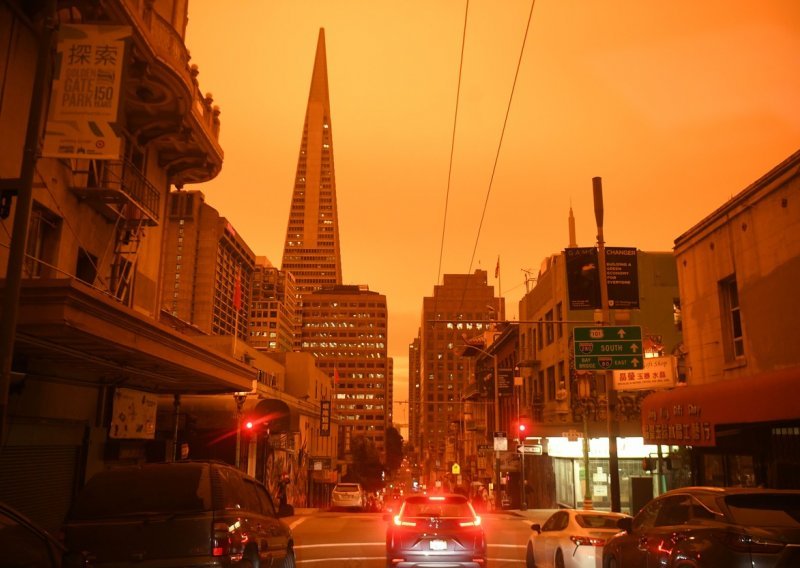 [FOTO/VIDEO] Apokaliptični prizori nad San Franciscom: Požari noć pretvorili u dan, pepeo pada poput snijega