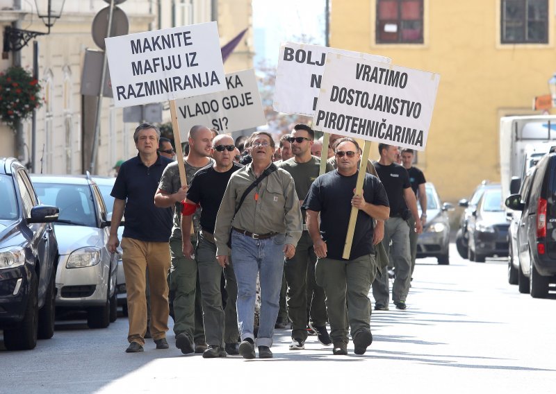 Pirotehničari protestirali na Markovom trgu; Božinović im poručio: U zadnje tri godine nikad više sredstava za ovaj sektor
