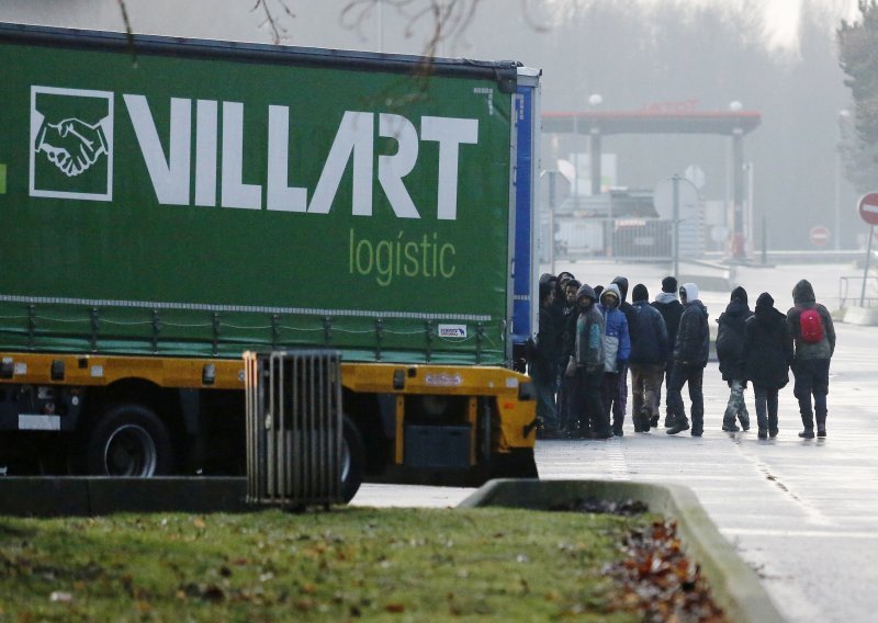 Slovenija protiv 'obvezne solidarnosti' prema azilantima