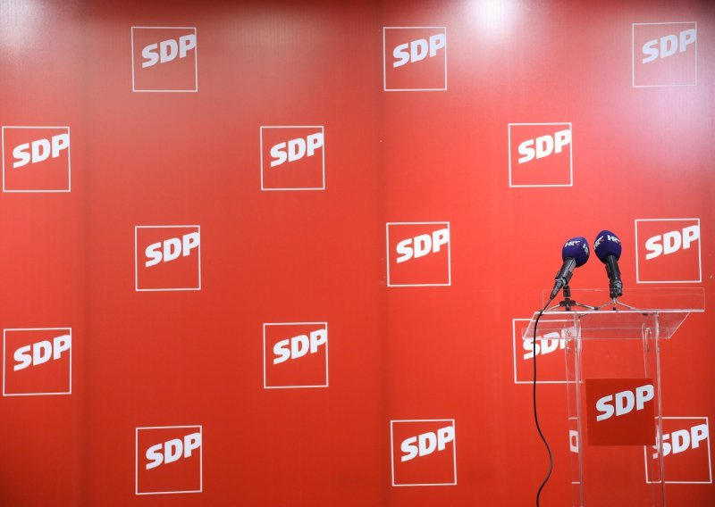 Dvojica osječkih SDP-ovaca napustili stranku; ostaju neovisni vijećnici koji će podržati Vrkića do kraja mandata