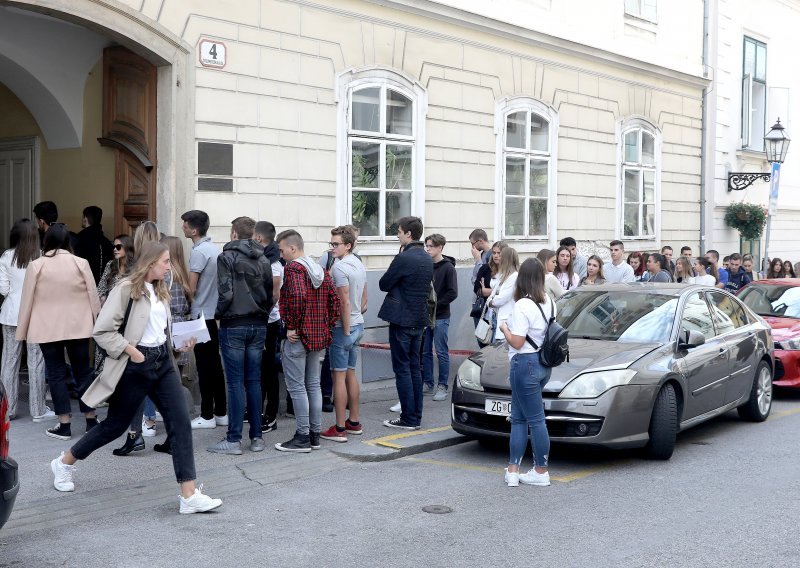 Studenti prava u Zagrebu prosvjedovali protiv poskupljenja studiranja