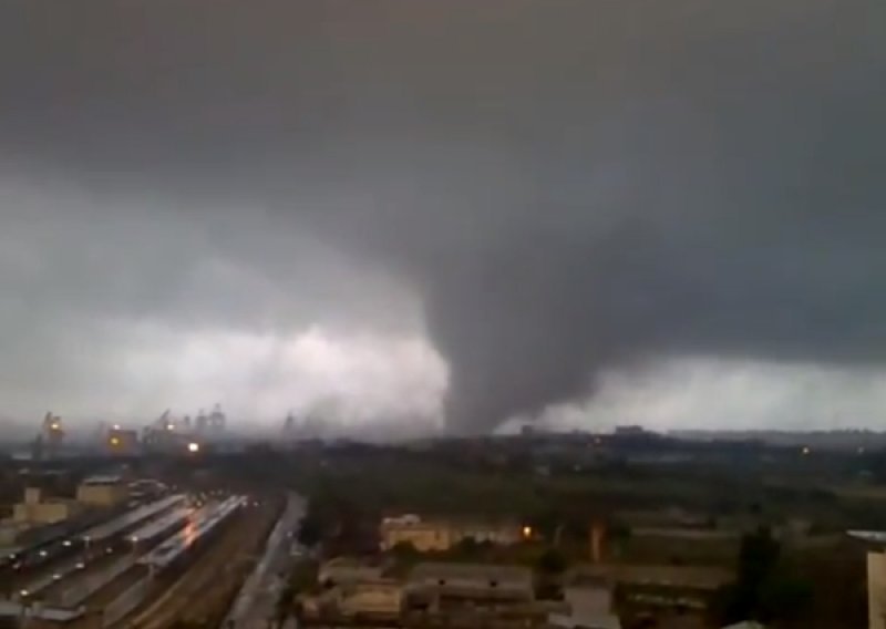 Jug Italije pogodio tornado!