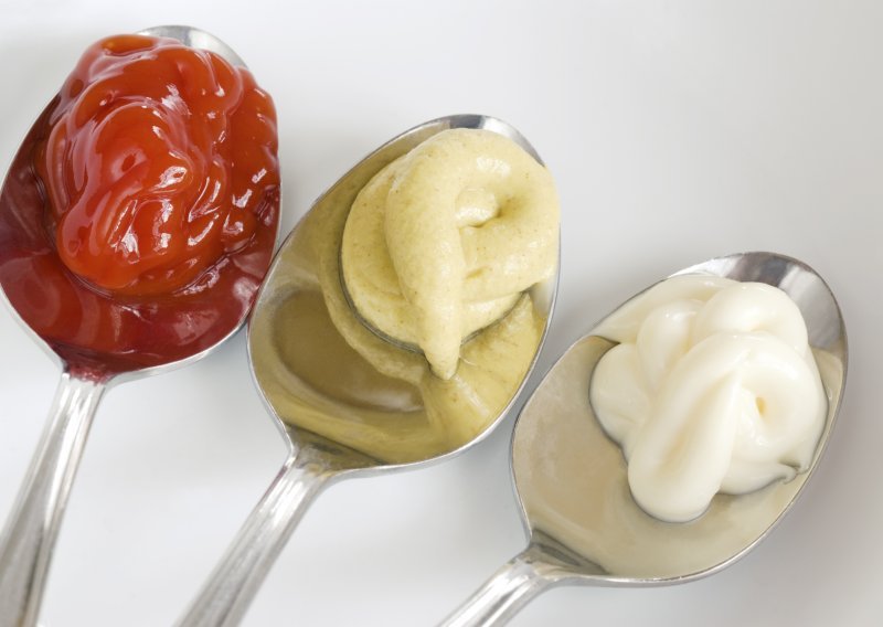 Treba li kečap, senf i kisele krastavce držati u hladnjaku?