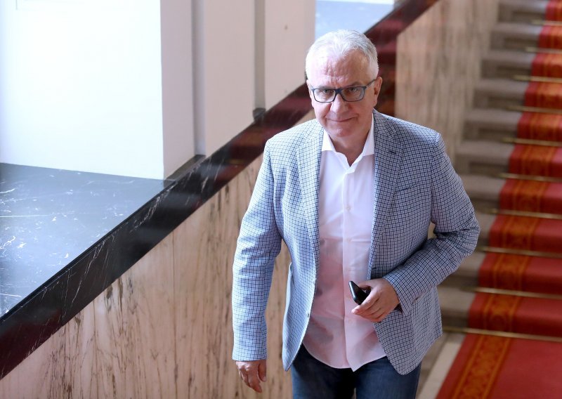 Rajko Ostojić privremeno stavio saborski mandat u mirovanje i poručio: 'Grbin nije bio moj izbor za predsjednika SDP, kao ni ja njegov za potpredsjednika Sabora'