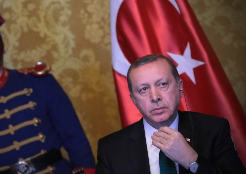 Urušava se tursko gospodarsko čudo, Erdoğanova politika mogla bi ga dotući
