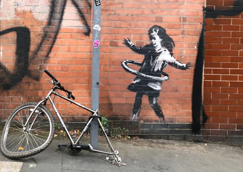Tajanstveni Banksy potvrdio da je novi rad u Nottinghamu njegov: Obožavatelji zabrinuti za sudbinu bicikla
