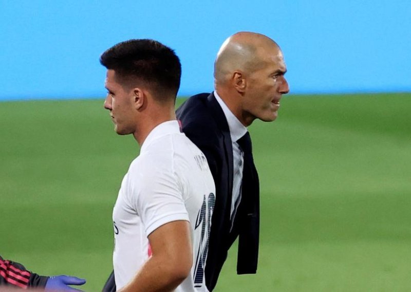 Totalna panika u Real Madridu; španjolski mediji uz naslov 'kako je stanje zabrinjavajuće' donose i nove detalje o sastanku igrača i trenera