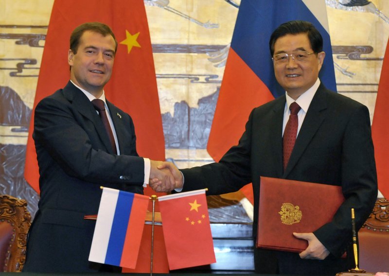Rusija i Kina otvaraju naftovod