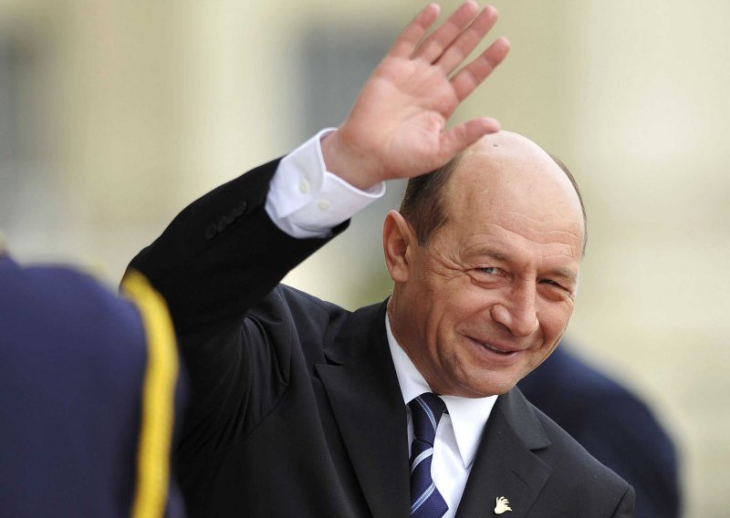 Basescu: Romania won't set conditions for Croatia's EU entry
