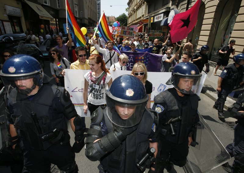 Anti-gay prosvjed u isto vrijeme kad i Pride