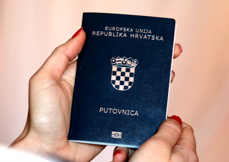 Europski parlament poziva Komisiju na mjere kako bi se što prije ukinule vize Hrvatima koji putuju u SAD
